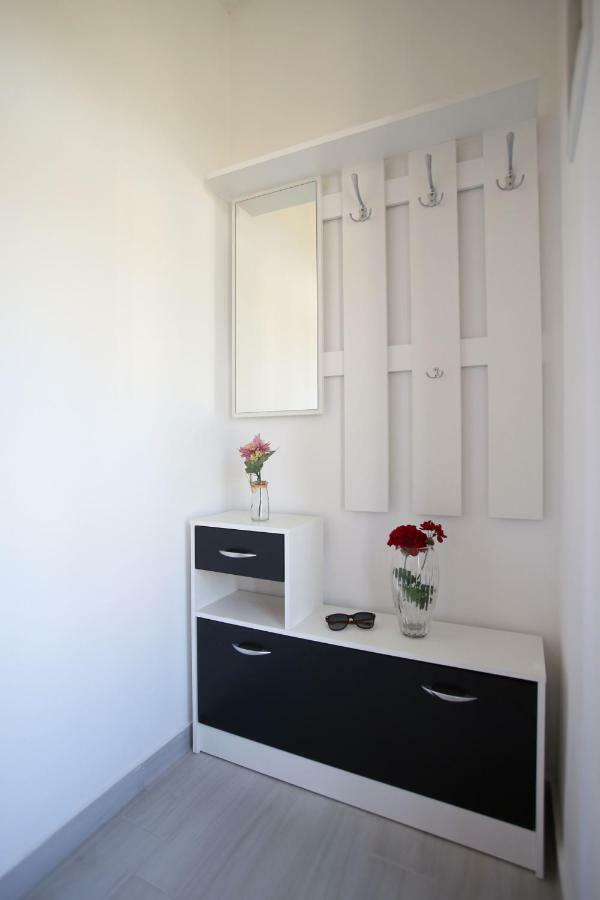 Apartman Paolo ลาบิน ภายนอก รูปภาพ