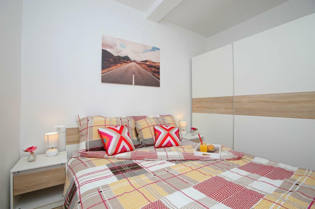 Apartman Paolo ลาบิน ภายนอก รูปภาพ