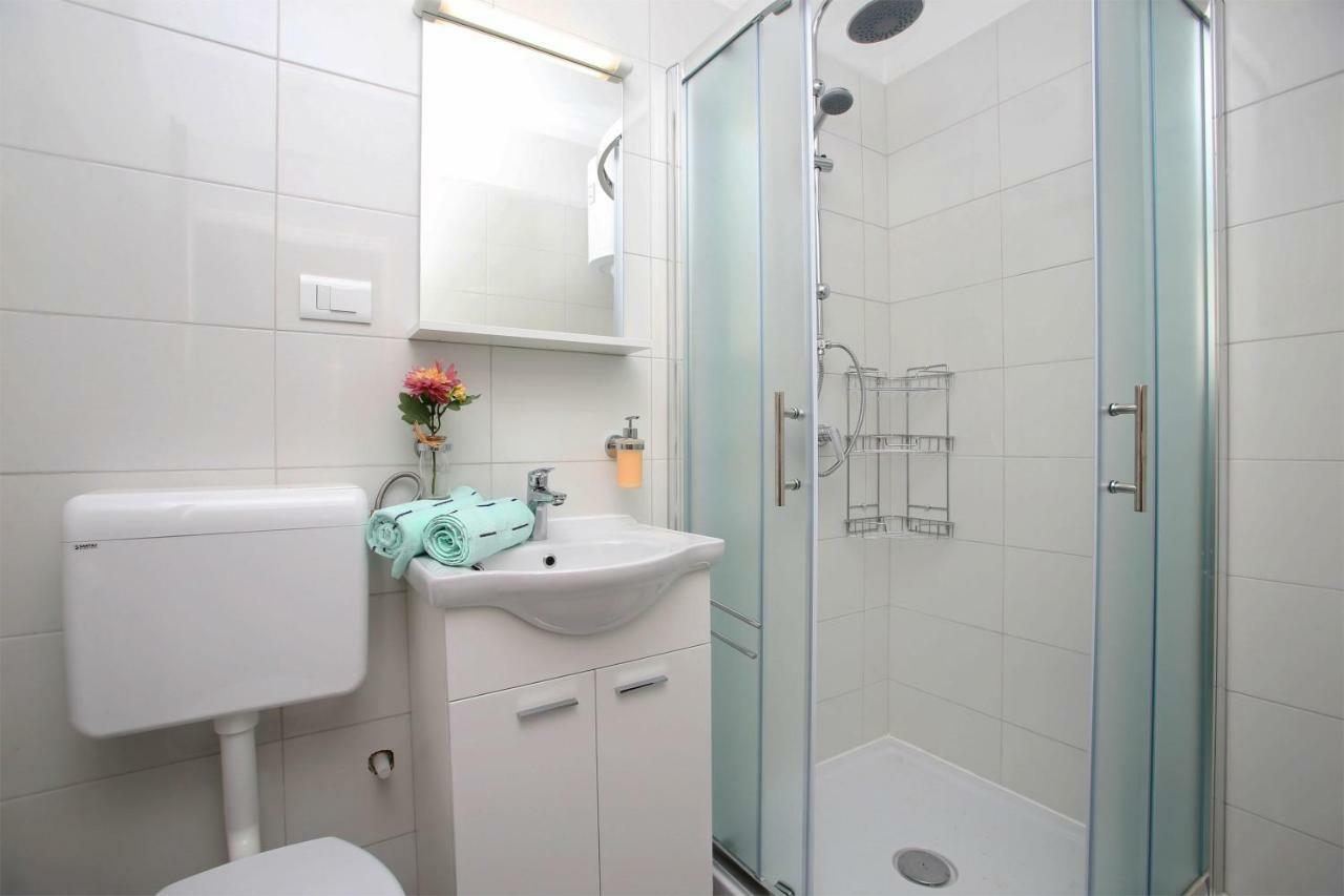 Apartman Paolo ลาบิน ภายนอก รูปภาพ